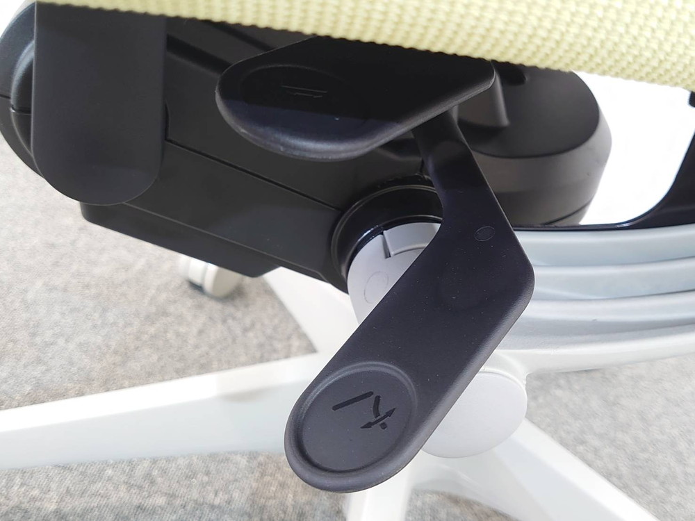 【新品】 18脚入荷 2021年製 オカムラ ヴィスコンテ ピスタチオグリーン 肘無し ローバック オフィスチェア デスクチェア メッシュチェア CWA4BA FEA6 キャスターチェア 事務椅子 ワークチェア オフィスシーティング ビスコンテ okamura Visconte 国産 【送料無料 地域限定】 【新古品】 【中古】 【新品オフィス家具】 - 画像 (4)