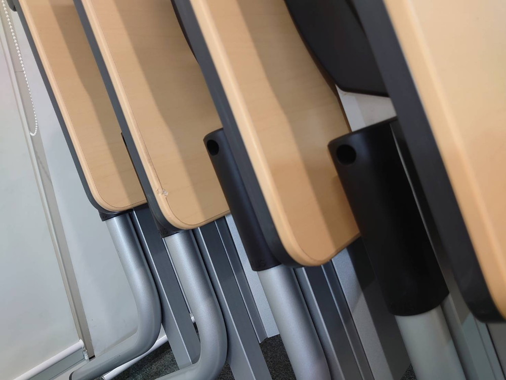 送料無料 東京地区限定 プラス リネロ2 PLUS Linello2 2019年製 フォールディングテーブル 10台セット 会議テーブル 折り畳みテーブル ミーティングテーブル スタックテーブル 折りたたみテーブル スタッキングテーブル 会議用テーブル W1800×D450×H720 【中古オフィス家具】【中古】 - 画像 (12)