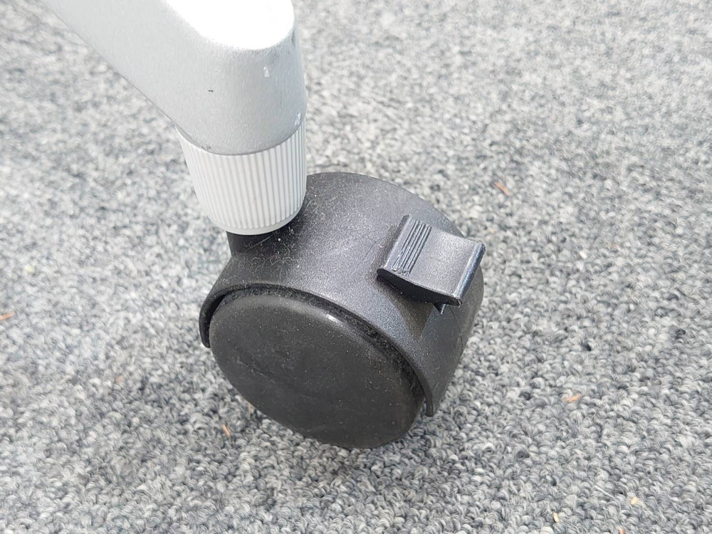 コクヨ 会議テーブル 2台セット 折りたたみテーブル 折り畳みテーブル ミーティングテーブル スタックテーブル フォールディングテーブル スタッキングテーブル ホワイト色 W1500×D450×H720 KOKUYO KTTシリーズ 国産 KTT-1202PAWNN 【中古オフィス家具】【中古】 - 画像 (10)