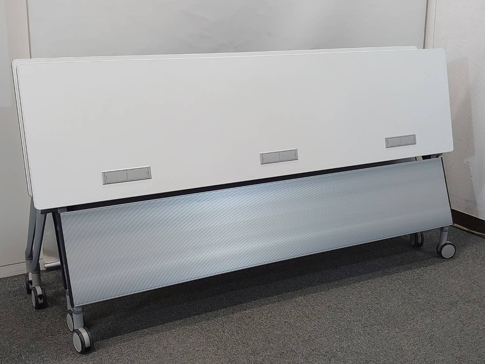 【美品】 会議テーブル 2台セット オカムラ インターアクト NTシリーズ 折りたたみテーブル 折り畳みテーブル 平行スタックテーブル ミーティングテーブル スタックテーブル フォールディングテーブル スタッキングテーブル 81B4HA MH47 W1800×D450×H720 【中古オフィス家具】【中古】 - 画像 (5)