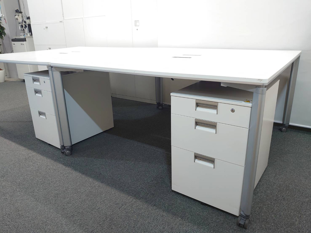 在庫多数 100席分 フリーアドレス 送料無料 4名用 フリアド コクヨ ワークソート W1400×2台 フリアド 平机 片袖机 可動式 オフィステーブル ミーティングテーブル 会議テーブル 多目的テーブル SDT-WS1414PAW 開業セット 国産 【中古オフィス家具】【中古】オフィスパートナー - 画像 (4)