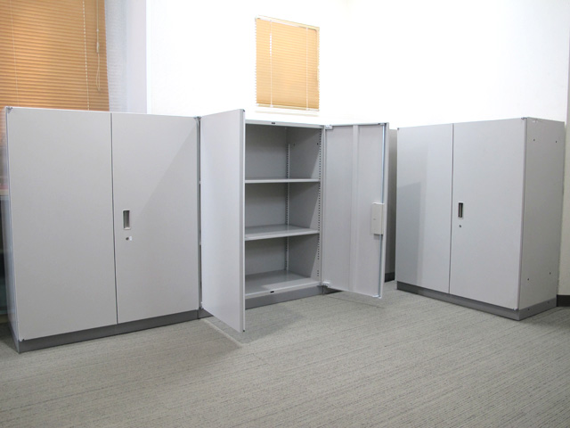 【送料無料 東京地区限定】【大量入荷!】【美品】4台セット 両開き書庫 スチール書庫 カギ付き書庫 鍵付き書庫 スチールキャビネット イトーキ シンライン 国産 キャビネット 両開きキャビネット 収納庫 保管庫 本棚 書棚【中古オフィス家具】【中古】 - 画像 (2)