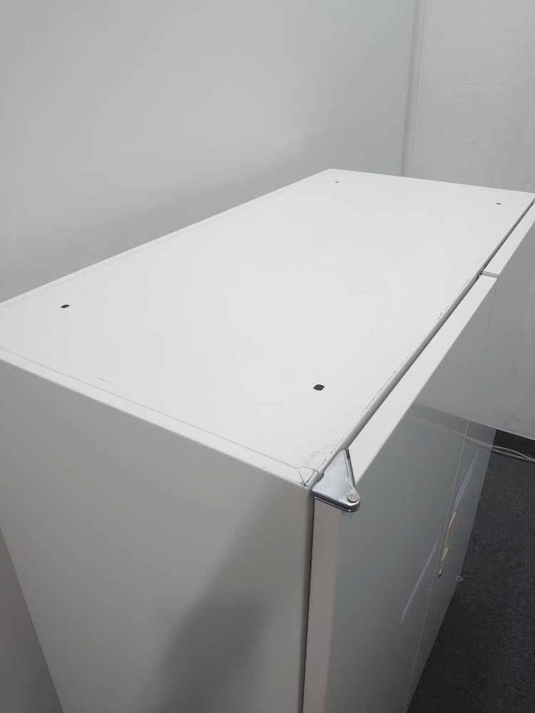 【送料無料 東京地区限定】レターケース 扉付プラスチックキャビネット B4 2列16段 浅型 深型 コンビ型 書類ケース 整理ケース トレーキャビネット 書類整理庫 キャビネット 保管庫 両開き書庫 両開き扉 スチール書庫【中古オフィス家具】【中古】 - 画像 (7)