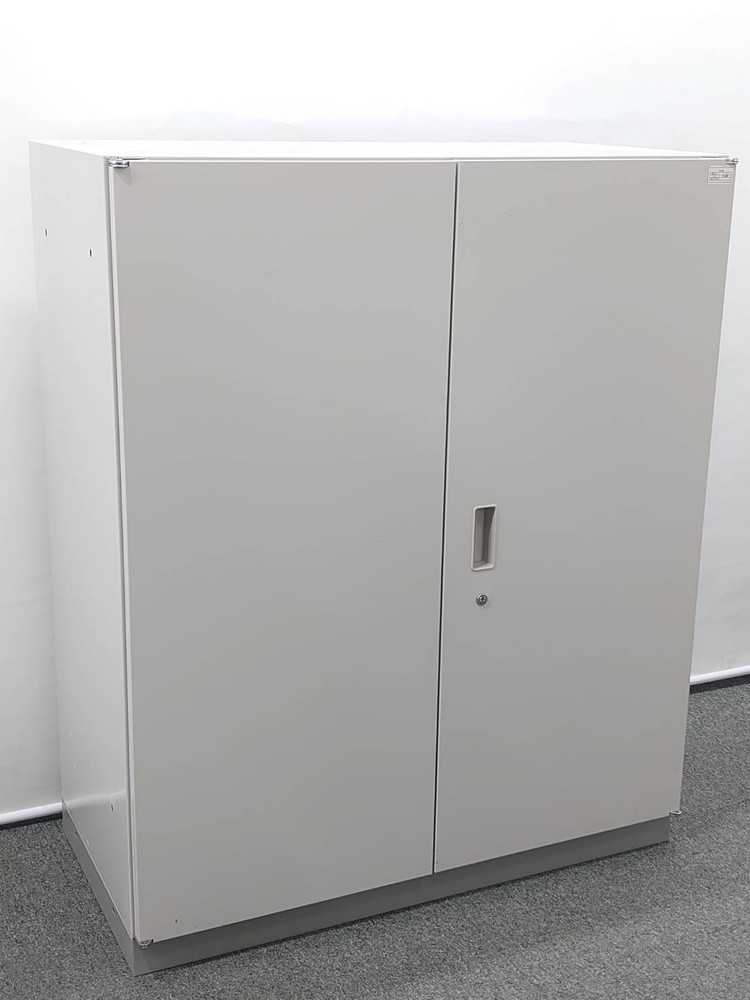 カギ付き 鍵付き キャビネット 鍵付きCDキャビネット W900 ホワイト色 ITOKI 国産 CDキャビネット 鍵付きCDキャビネット 両開き扉 5段 イトーキ シンライン HTM-109HCS-WE【中古オフィス家具】【中古】