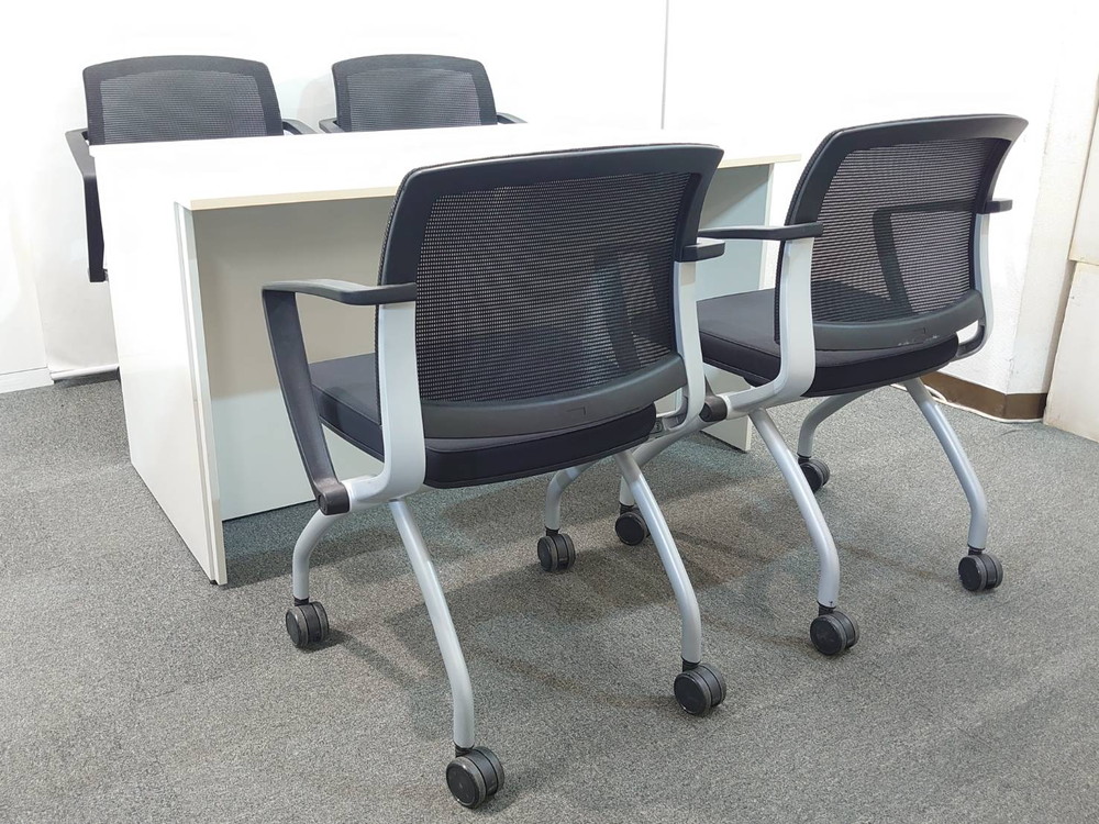 受付セット ローカウンター カウンター SC-L12-T プラス W1250×D750×H700 会議チェア ミーティングチェア ファシス 4人用 4名用 会議セット 案内セット 平行スタックチェア ネスタブルチェア ネスティングチェア FURSYS PLUS ch-00913 s4h-00303 【中古オフィス家具】【中古】 - 画像 (2)
