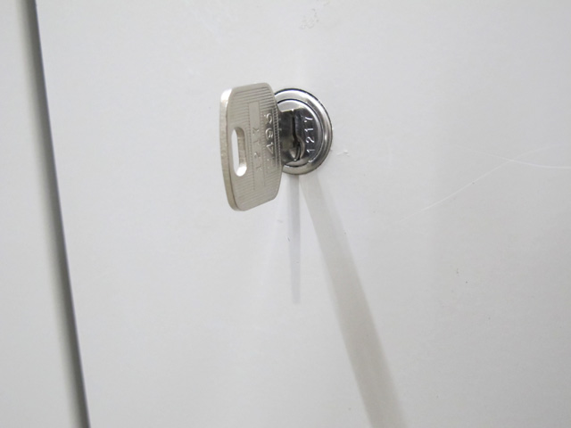 【送料無料 東京地区限定】【大量入荷!】【美品】4台セット 両開き書庫 スチール書庫 カギ付き書庫 鍵付き書庫 スチールキャビネット イトーキ シンライン 国産 キャビネット 両開きキャビネット 収納庫 保管庫 本棚 書棚【中古オフィス家具】【中古】 - 画像 (7)