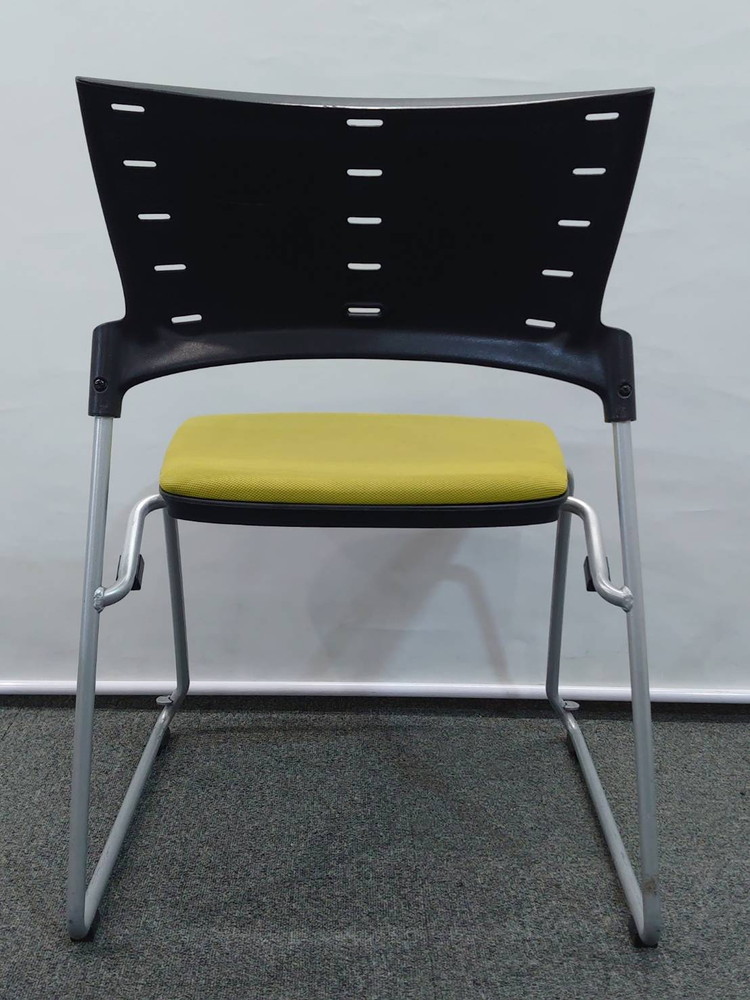 【送料無料 東京地区限定】 イトーキ マノス 14脚セット KLD-330GB-ZTQ6 マノスチェア 会議チェア ミーティングチェア スタッキングチェア スタックチェア ループ脚チェア 多目的チェア 積み重ねチェア ITOKI MANOSS【中古オフィス家具】【中古】 - 画像 (7)