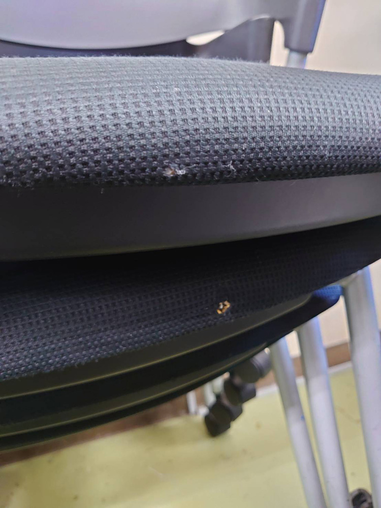 【送料無料 地域限定】 訳あり特価 4脚セット コクヨ プロッティ ミーティングチェア 会議チェア 会議用チェア 会議椅子 スタッキングチェア スタックチェア CK-5870 ブラック色 KOKUYO 【中古オフィス家具】【中古】 - 画像 (7)