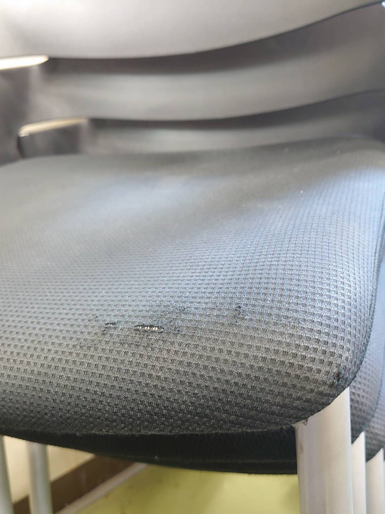 【送料無料 地域限定】 訳あり特価 4脚セット コクヨ プロッティ ミーティングチェア 会議チェア 会議用チェア 会議椅子 スタッキングチェア スタックチェア CK-5870 ブラック色 KOKUYO 【中古オフィス家具】【中古】 - 画像 (8)