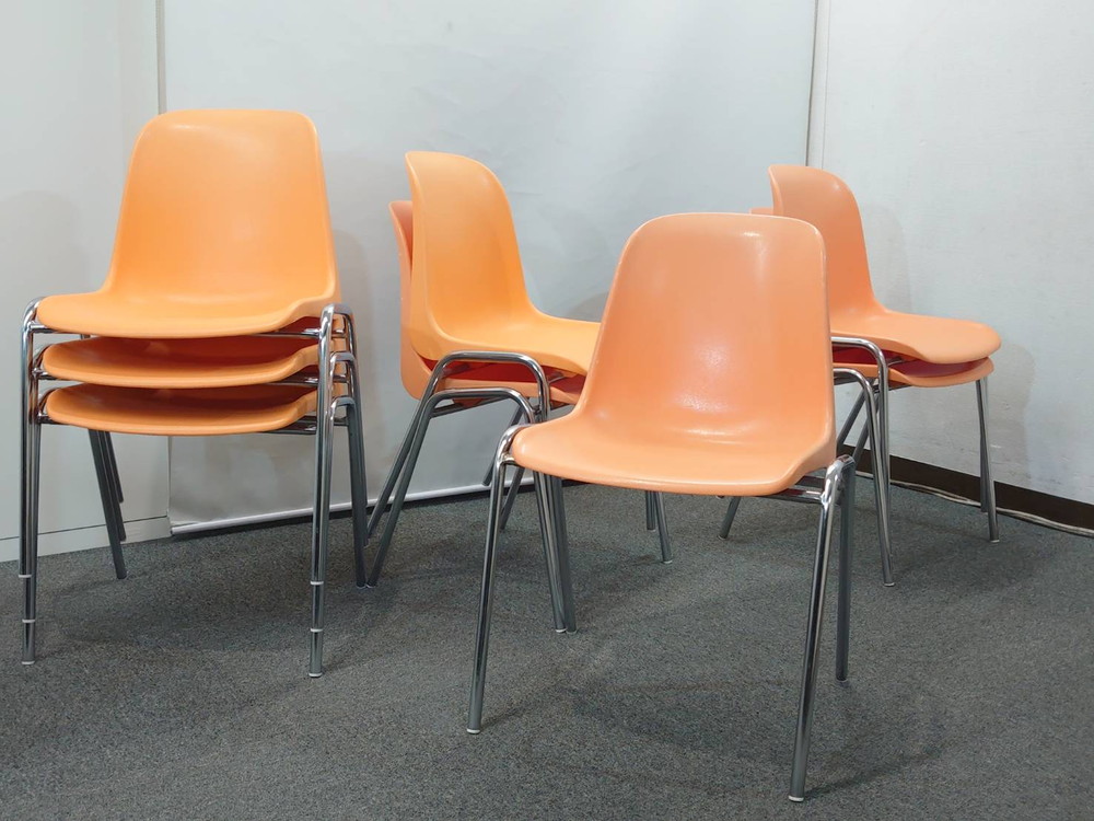 【送料無料 地域限定】 MOD ELENA スタッキングチェア 8脚セット 樹脂製 オレンジ色 イタリア製 スタックチェア 積み重ね椅子 会議チェア ミーティングチェア 積み重ねチェア モッド エレナ 【中古オフィス家具】【中古】 - 画像 (2)