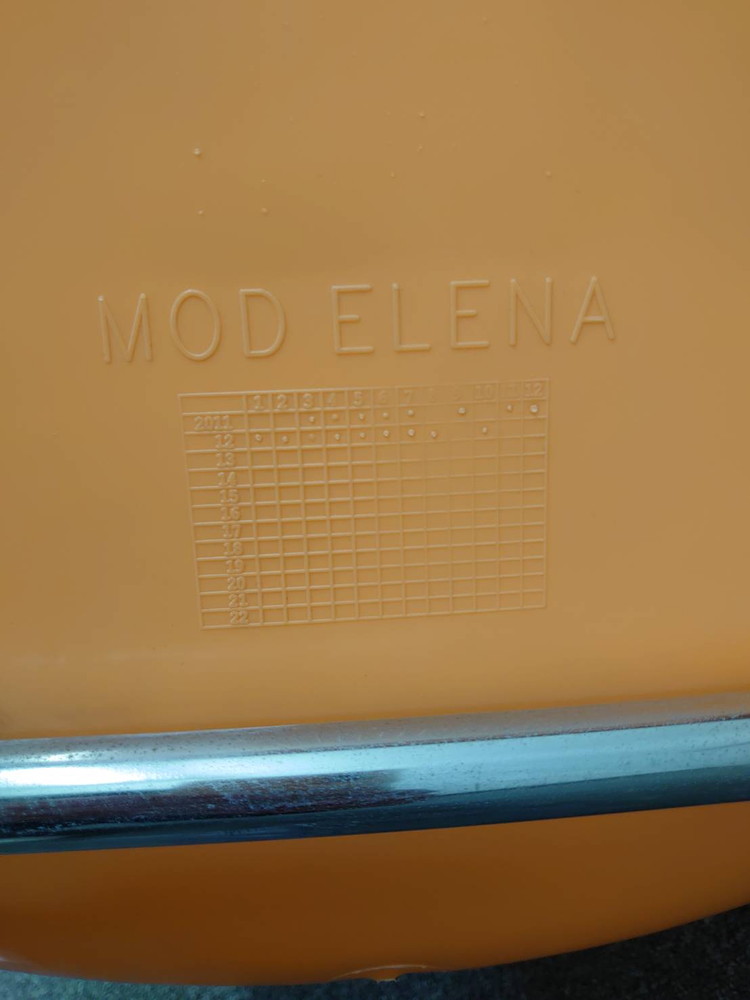 【送料無料 地域限定】 MOD ELENA スタッキングチェア 8脚セット 樹脂製 オレンジ色 イタリア製 スタックチェア 積み重ね椅子 会議チェア ミーティングチェア 積み重ねチェア モッド エレナ 【中古オフィス家具】【中古】 - 画像 (8)