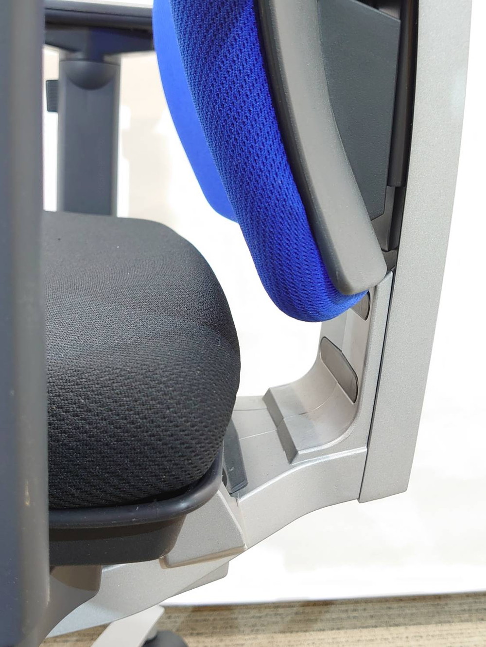 【中古】Ludio 国産 オフィスチェア キャスターチェア 肘付き - 画像 (10)