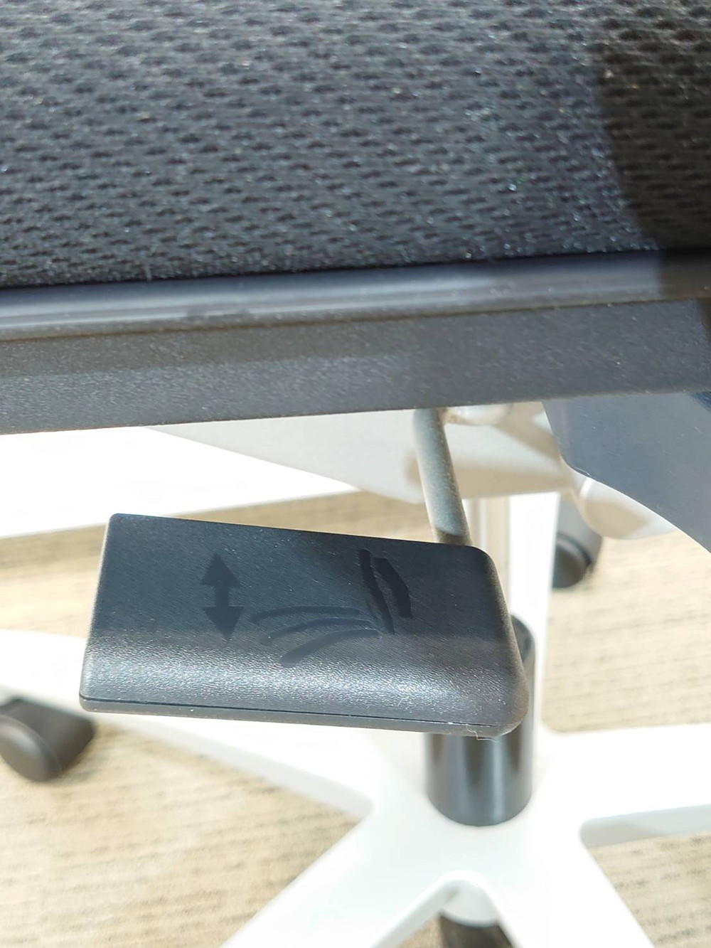 【中古】Ludio 国産 オフィスチェア キャスターチェア 肘付き - 画像 (7)