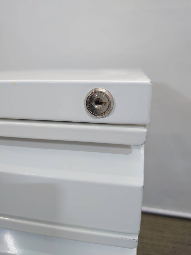 【法人限定送料無料】 ワゴン デスクワゴン 事務ワゴン サイドワゴン 袖机 脇机 3段ワゴン キャスターワゴン インサイドワゴン スチールワゴン 机下収納ワゴン ホワイト色 【中古オフィス家具】【中古】 - 画像 (5)