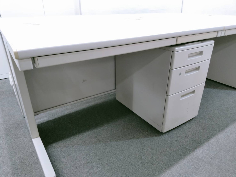 【送料無料 東京地区限定】 【大量入荷】 4人用 開業セット デスクセット 片袖机 片袖デスク オフィスデスク スチールデスク 事務机 事務デスク 平机 デスクワゴン サイドワゴン キャスターワゴン 4台セット コクヨ BS 国産 W1200×D700×H700 【中古オフィス家具】【中古】 - 画像 (6)