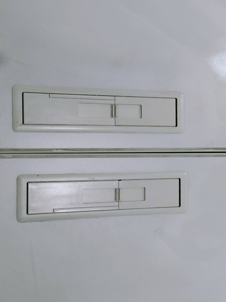 【送料無料 東京地区限定】 【大量入荷】 4人用 開業セット デスクセット 片袖机 片袖デスク オフィスデスク スチールデスク 事務机 事務デスク 平机 デスクワゴン サイドワゴン キャスターワゴン 4台セット コクヨ BS 国産 W1200×D700×H700 【中古オフィス家具】【中古】 - 画像 (9)