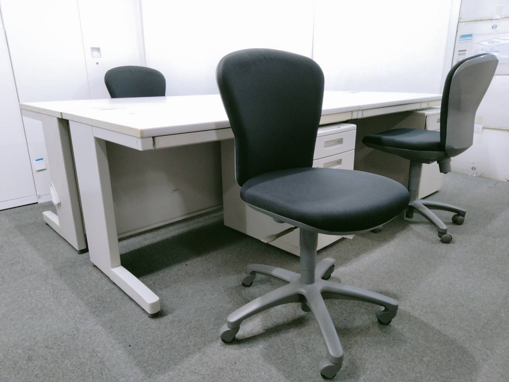 【送料無料 東京地区限定】 【大量入荷】 4人用 開業セット デスクセット 片袖机 片袖デスク オフィスデスク スチールデスク 事務机 事務デスク 平机 デスクワゴン サイドワゴン キャスターワゴン 4台セット コクヨ BS 国産 W1200×D700×H700 【中古オフィス家具】【中古】 - 画像 (2)