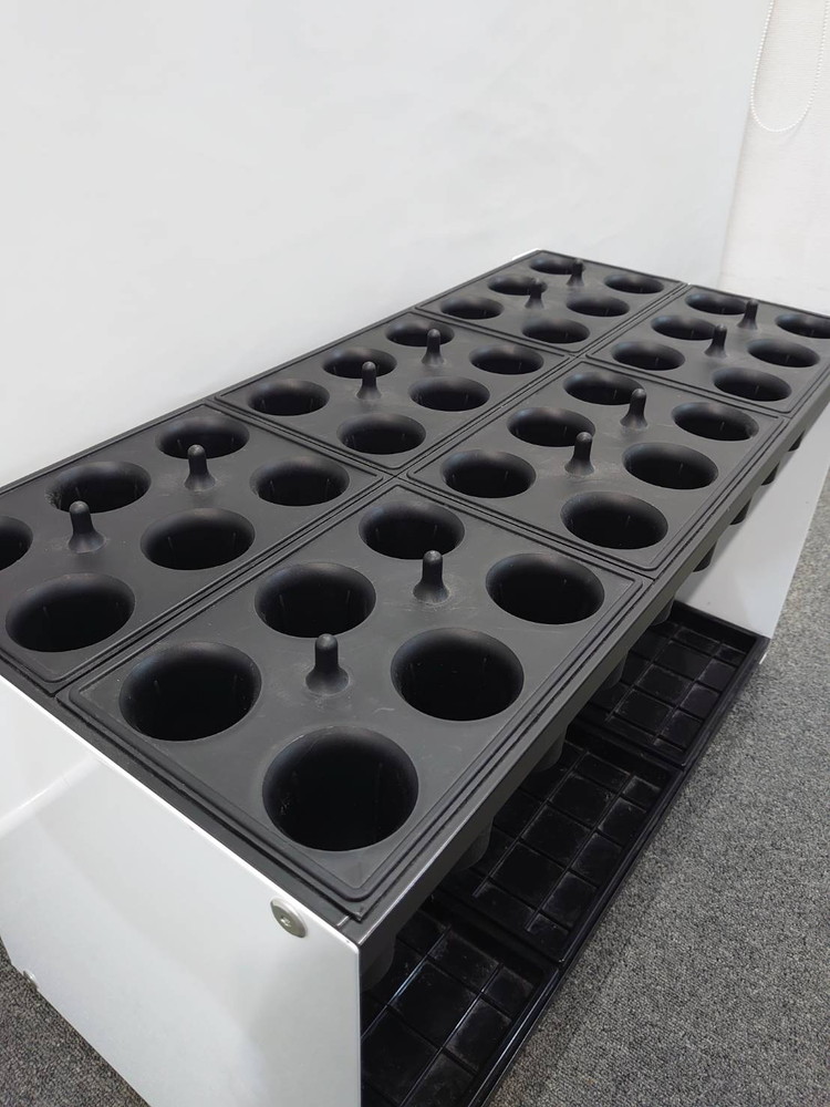 アンブレラホルダー アンブレラスタンド アンブレララック レイングッズ オフィス用傘立て 業務用傘立て オフィス用カサ立て 業務用カサ立て イトーキ ITOKI 傘立て カサ立て 傘たて 36人用 本用 傘立 カサたて かさ立て ホワイト色 36マス 36本 36本立【中古オフィス家具】【中古】 - 画像 (3)