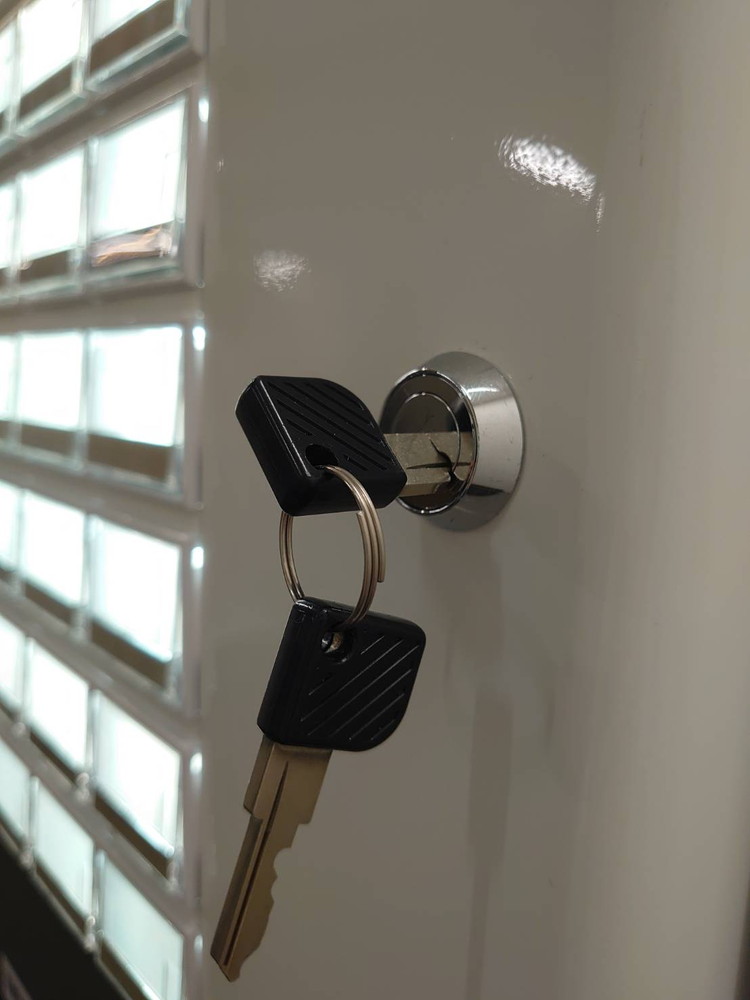 【送料無料 東京地区限定】食券機 芝浦 KB-172NNS 新500円対応自販機 券売機 SHIBAURA【中古オフィス家具】【中古】 - 画像 (16)