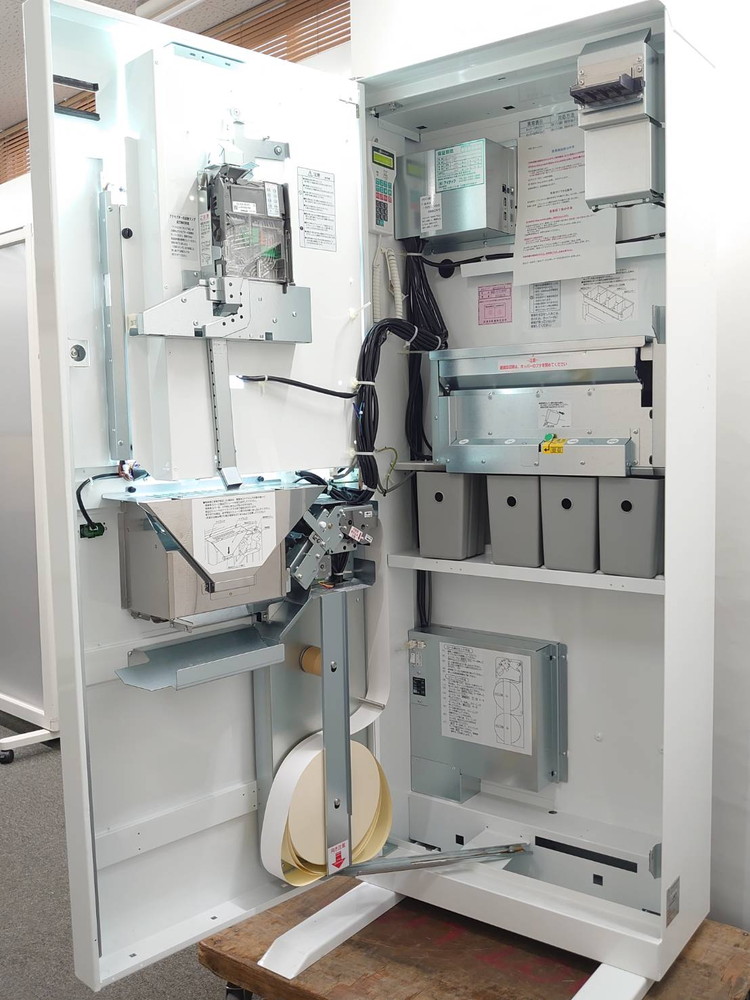 【送料無料 東京地区限定】食券機 芝浦 KB-172NNS 新500円対応自販機 券売機 SHIBAURA【中古オフィス家具】【中古】 - 画像 (5)