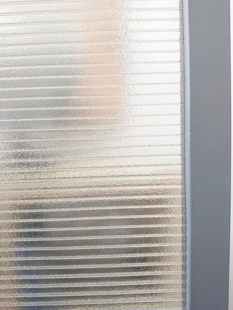 【送料無料 東京地区限定】 自立式パーティション 3枚セット パーティション パーテーション 半透明 自立式 脚付き 自立パーティション 自立パーテーション 衝立 ついたて 間仕切り 【中古オフィス家具】【中古】 - 画像 (12)