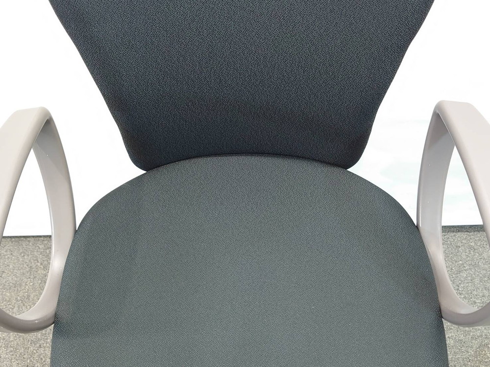 コクヨ レグノ2 オフィスチェア デスクチェア 事務チェア キャスターチェア 事務イス ワークチェア 事務いす ワーキングチェア タスクチェア パソコンチェア 肘付き ひじ付き KOKUYO LEGNO2 国産 【中古オフィス家具】【中古】 - 画像 (5)