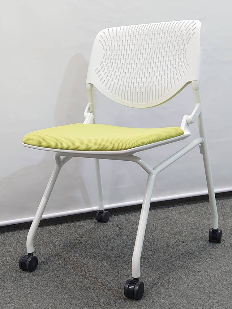 【Sランク美品】 【88脚入荷】 【送料無料 東京地区限定】 オカムラ ルナ 50脚セット ミーティングチェア 会議チェア ネスタブルチェア ネスティングチェア 多目的チェア 折り畳みチェア キャスター付き 【中古オフィス家具】【中古】 - 画像 (4)