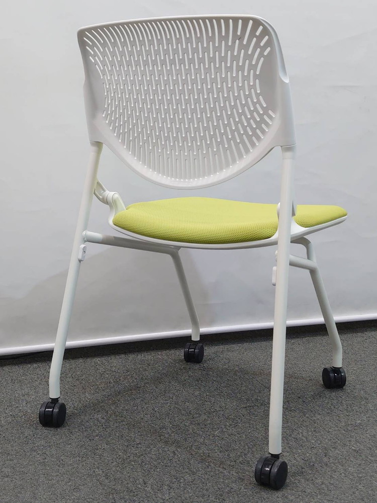 【Sランク美品】 【88脚入荷】 【送料無料 東京地区限定】 オカムラ ルナ 50脚セット ミーティングチェア 会議チェア ネスタブルチェア ネスティングチェア 多目的チェア 折り畳みチェア キャスター付き 【中古オフィス家具】【中古】 - 画像 (5)