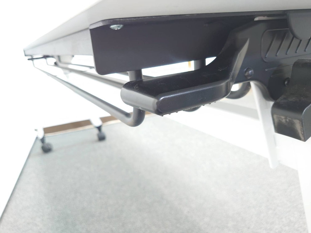 【送料無料 東京地区限定】【在庫20台あり】10台セット 折りたたみテーブル 折り畳みテーブル ミーティングテーブル 会議テーブル スタックテーブル フォールディングテーブル スタッキングテーブル 会議用テーブル【中古オフィス家具】【中古】 - 画像 (6)