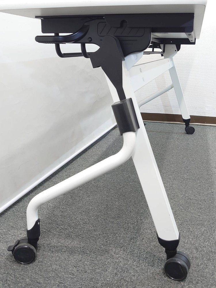 【送料無料 東京地区限定】【在庫20台あり】10台セット 折りたたみテーブル 折り畳みテーブル ミーティングテーブル 会議テーブル スタックテーブル フォールディングテーブル スタッキングテーブル 会議用テーブル【中古オフィス家具】【中古】 - 画像 (7)