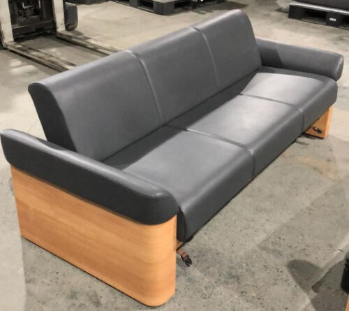 コクヨ ソファ ソファベッド 応接ソファ 3人掛けソファ 合皮ソファ リクライニング式 ソファーベッド 応接用ソファ 三人掛けソファ ソファー ロビーソファ アームソファ HP-CE773VZE5 ウレタンレザー張り 国産 役員室 応接室 待合室 W1840×D830×H690mm 【中古オフィス家具】【中古】