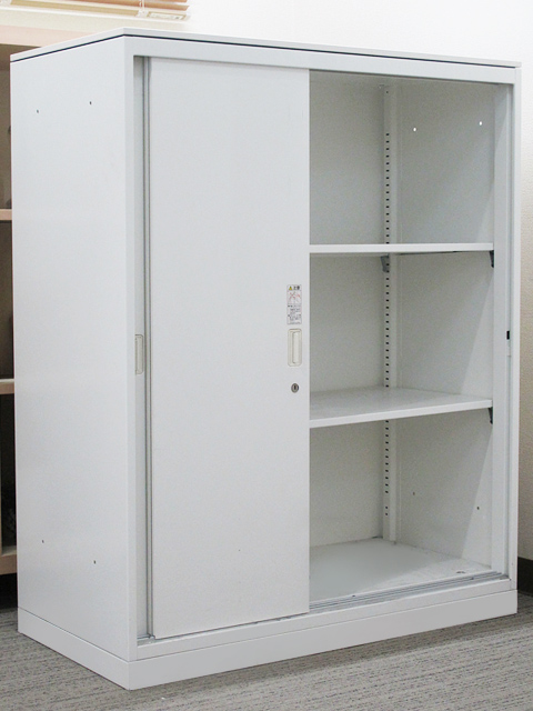 【送料無料 東京地区限定】【美品】引き違い書庫 キャビネット 引戸書庫 引き戸書庫 3枚引き違い書庫 引違い書庫 スライド書庫 スチール書庫 本棚 書棚 収納庫 保管庫【中古オフィス家具】【中古】 - 画像 (6)
