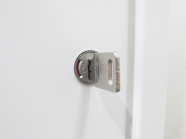 【送料無料 東京地区限定】【美品】引き違い書庫 キャビネット 引戸書庫 引き戸書庫 3枚引き違い書庫 引違い書庫 スライド書庫 スチール書庫 本棚 書棚 収納庫 保管庫【中古オフィス家具】【中古】 - 画像 (7)