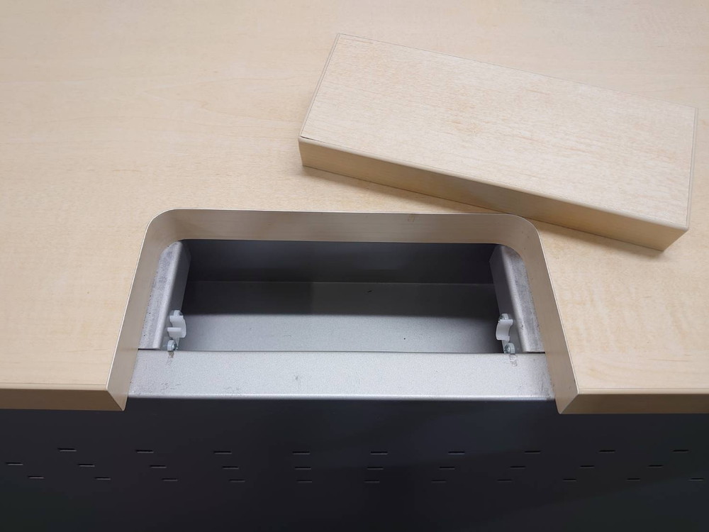 イトーキ カウンター ハイカウンター 受付台 教卓 演台 インフォメーションカウンター 受付カウンター W900 D450 H1100 受け付けカウンター 窓口カウンター 案内台 案内カウンター オフィス用カウンター 事務用カウンター 無人カウンター グレー色 ITOKI【中古オフィス家具】【中古】 - 画像 (7)