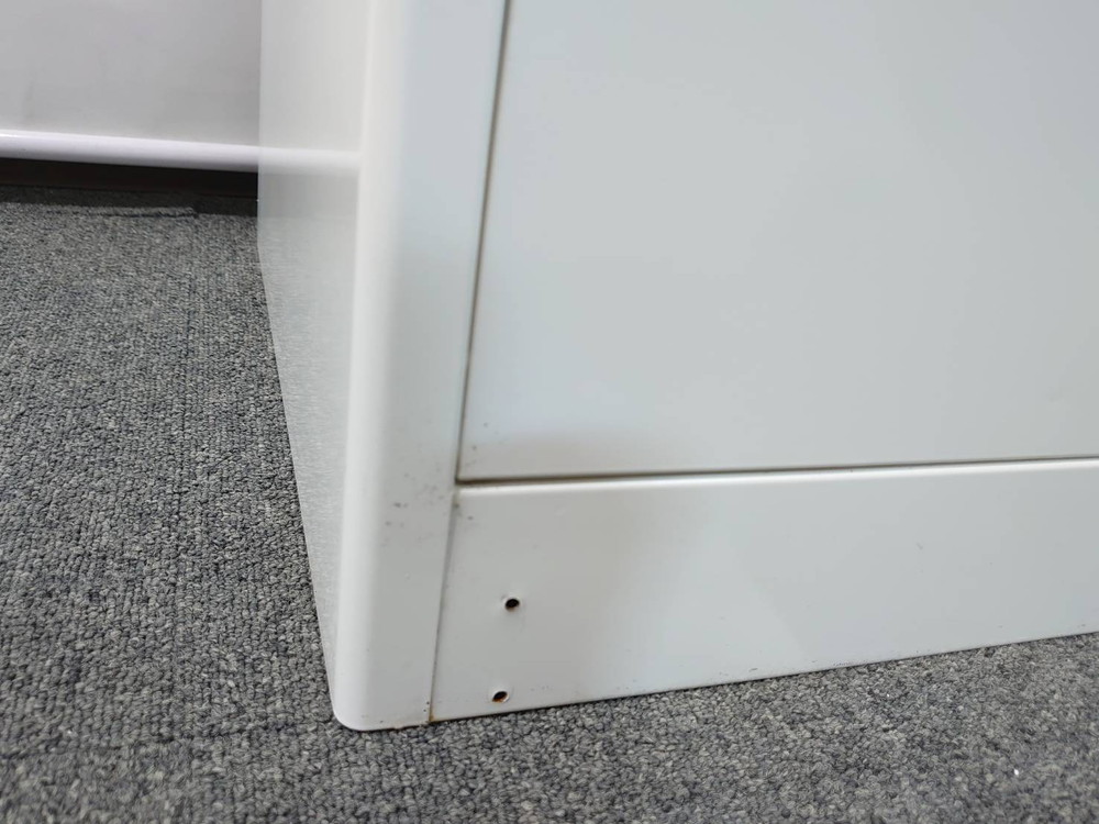 キッチンキャビネット LION 食器棚 ビジネスキッチン ティーキャビネット 食器収納ユニット キッチンカウンター オフィスキッチン レンジ台 W900×D450×H1800 ライオン事務器【中古オフィス家具】【中古】 - 画像 (11)