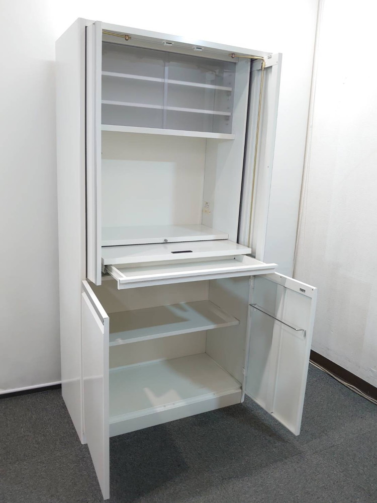 キッチンキャビネット LION 食器棚 ビジネスキッチン ティーキャビネット 食器収納ユニット キッチンカウンター オフィスキッチン レンジ台 W900×D450×H1800 ライオン事務器【中古オフィス家具】【中古】 - 画像 (2)