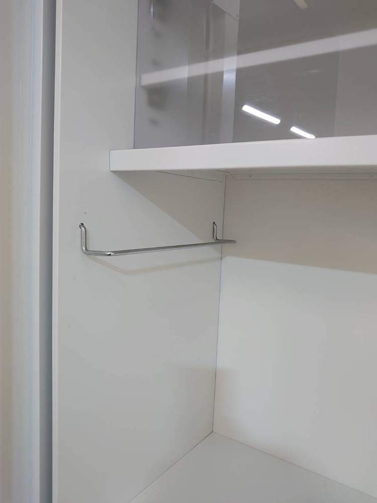 キッチンキャビネット LION 食器棚 ビジネスキッチン ティーキャビネット 食器収納ユニット キッチンカウンター オフィスキッチン レンジ台 W900×D450×H1800 ライオン事務器【中古オフィス家具】【中古】 - 画像 (7)