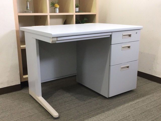 【送料無料 東京地区限定】4人用 開業セット 片袖机 オフィスデスク スチールデスク 片袖デスク ワークデスク コードホール W1000【中古オフィス家具】【中古】 - 画像 (2)