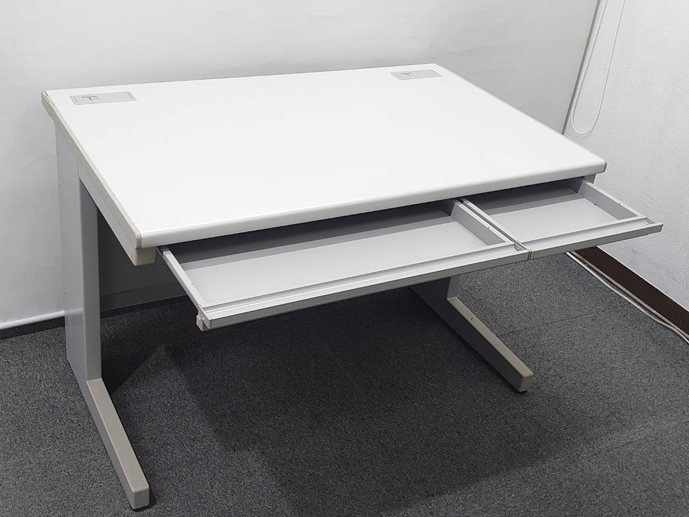 ウチダ 平机 W1100 スチールデスク オフィスデスク 事務デスク ワークデスク 事務机 平デスク PCデスク 事務用デスク 机 デスク 事務用机 パソコンデスク ワーキングデスク 内田洋行 UCHIDA【中古オフィス家具】【中古】 - 画像 (2)