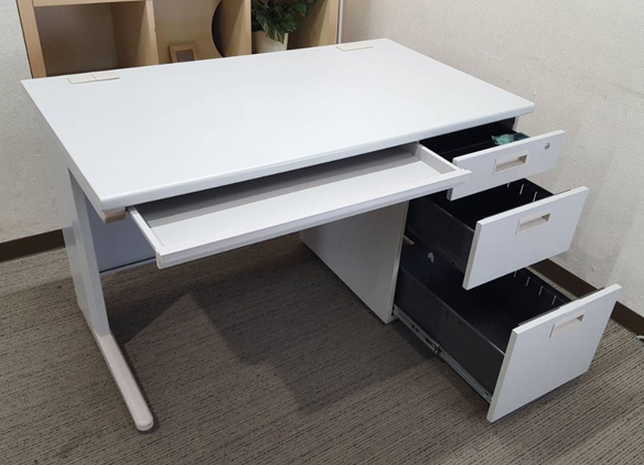 【送料無料 東京地区限定】4人用 開業セット 片袖机 オフィスデスク スチールデスク 片袖デスク ワークデスク コードホール W1200【中古オフィス家具】【中古】 - 画像 (3)
