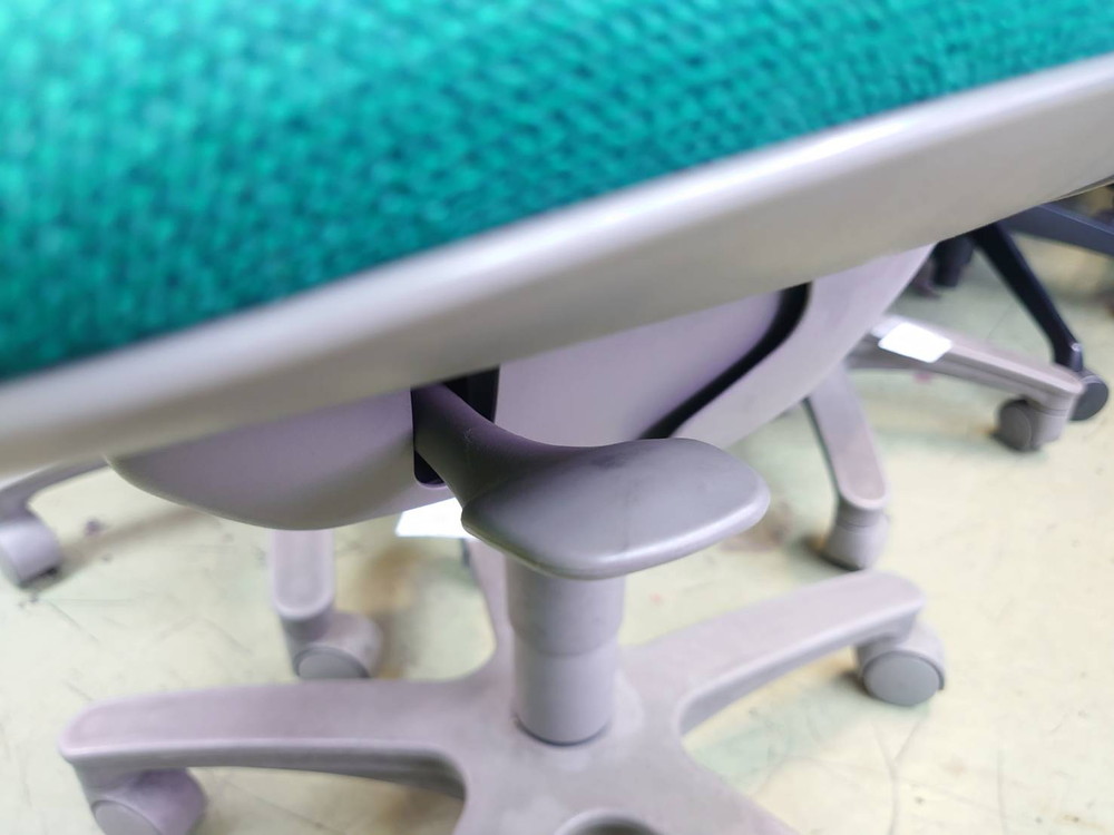 【送料無料 地域限定】4脚セット イトーキ プレーゴ Prego オフィスチェア デスクチェア 事務チェア キャスターチェア 事務イス ワークチェア PCチェア ITOKI KZ-430GA-W4G7 【中古オフィス家具】【中古】 - 画像 (8)