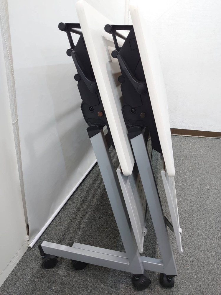 【送料無料 東京地区限定】 会議テーブル 2台セット イトーキ HYシリーズ 幕板付き キャスター付き 折りたたみテーブル 折り畳みテーブル 平行スタックテーブル ミーティングテーブル フォールディングテーブル スタッキングテーブル ITOKI W1800×D450×H720 【中古オフィス家具】【中古】 - 画像 (9)