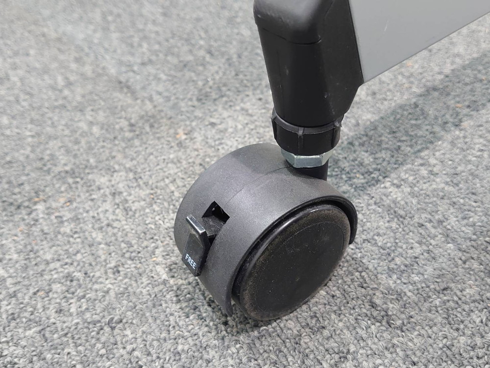 【送料無料 東京地区限定】 会議テーブル 2台セット イトーキ HYシリーズ 幕板付き キャスター付き 折りたたみテーブル 折り畳みテーブル 平行スタックテーブル ミーティングテーブル フォールディングテーブル スタッキングテーブル ITOKI W1800×D450×H720 【中古オフィス家具】【中古】 - 画像 (10)