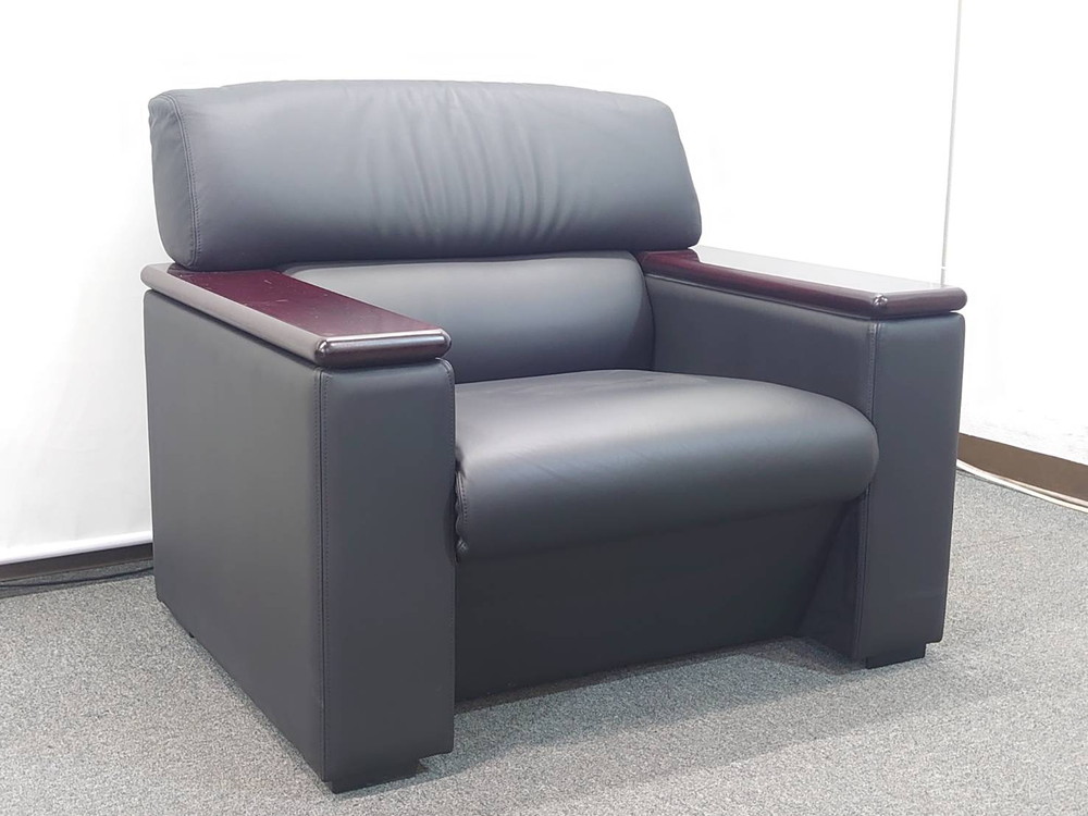 【送料無料 東京地区限定】 応接セット 5点セット 4人用 1人掛けソファ×4 テーブル ソファセット アームソファ 役員室 会議室 応接室 応接ソファ 役員ソファセット オカムラ 応接家具 応接用セット 応接用ソファ グレー色 ソファー 一人掛け オフィスソファ ローテーブル okamura 岡村製作所【中古オフィス家具】【中古】 - 画像 (6)