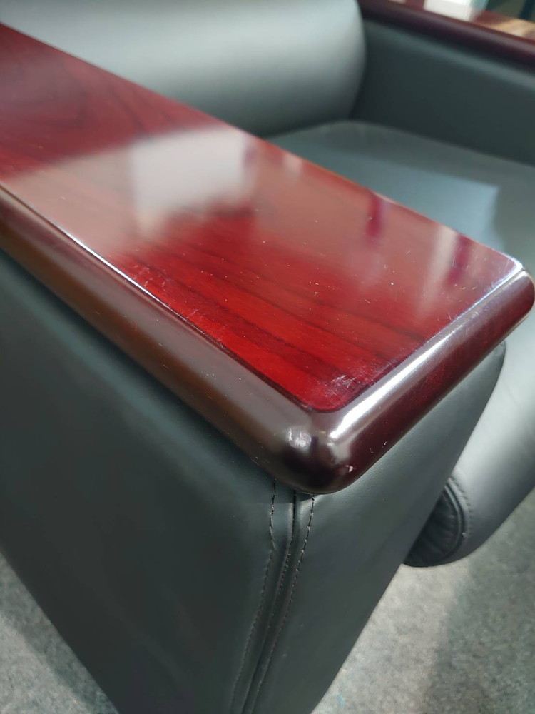 【送料無料 東京地区限定】 応接セット 5点セット 4人用 1人掛けソファ×4 テーブル ソファセット アームソファ 役員室 会議室 応接室 応接ソファ 役員ソファセット オカムラ 応接家具 応接用セット 応接用ソファ グレー色 ソファー 一人掛け オフィスソファ ローテーブル okamura 岡村製作所【中古オフィス家具】【中古】 - 画像 (10)