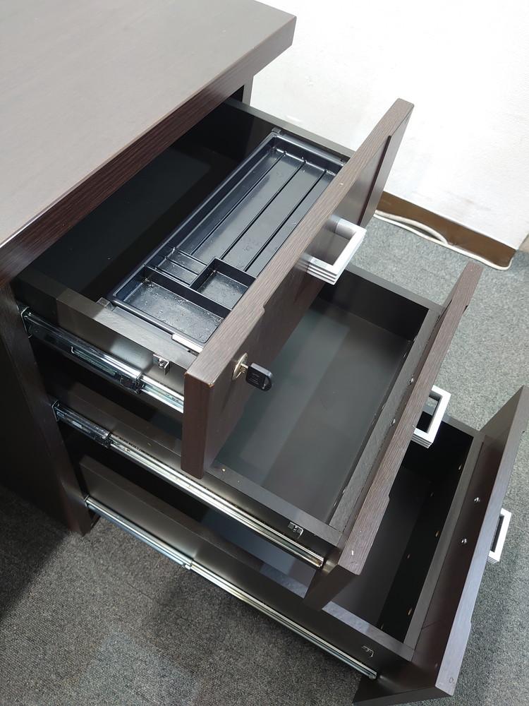 【送料無料 東京地区限定】コクヨ 両袖机 両袖デスク 役員デスク 高級デスク 木製デスク 役員用デスク 役員机 社長机 役員用家具 オフィスデスク マネジメントデスク エグゼクティブデスク 社長室 役員室 W1800×D850×H720 KOKUYO コクヨマネージメントS370【中古オフィス家具】【中古】 - 画像 (5)