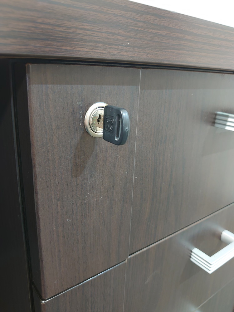 【送料無料 東京地区限定】コクヨ 両袖机 両袖デスク 役員デスク 高級デスク 木製デスク 役員用デスク 役員机 社長机 役員用家具 オフィスデスク マネジメントデスク エグゼクティブデスク 社長室 役員室 W1800×D850×H720 KOKUYO コクヨマネージメントS370【中古オフィス家具】【中古】 - 画像 (9)