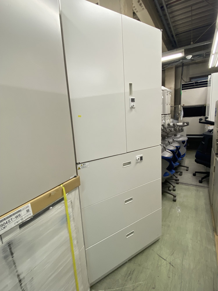 イトーキ シンライン プッシュボタン錠 プッシュボタン式 上下書庫 両開き書庫 ラテラル書庫 キャビネット ユニット書庫 本棚 書棚 スチール書庫 収納庫 保管庫【中古オフィス家具】【中古】 - 画像 (2)