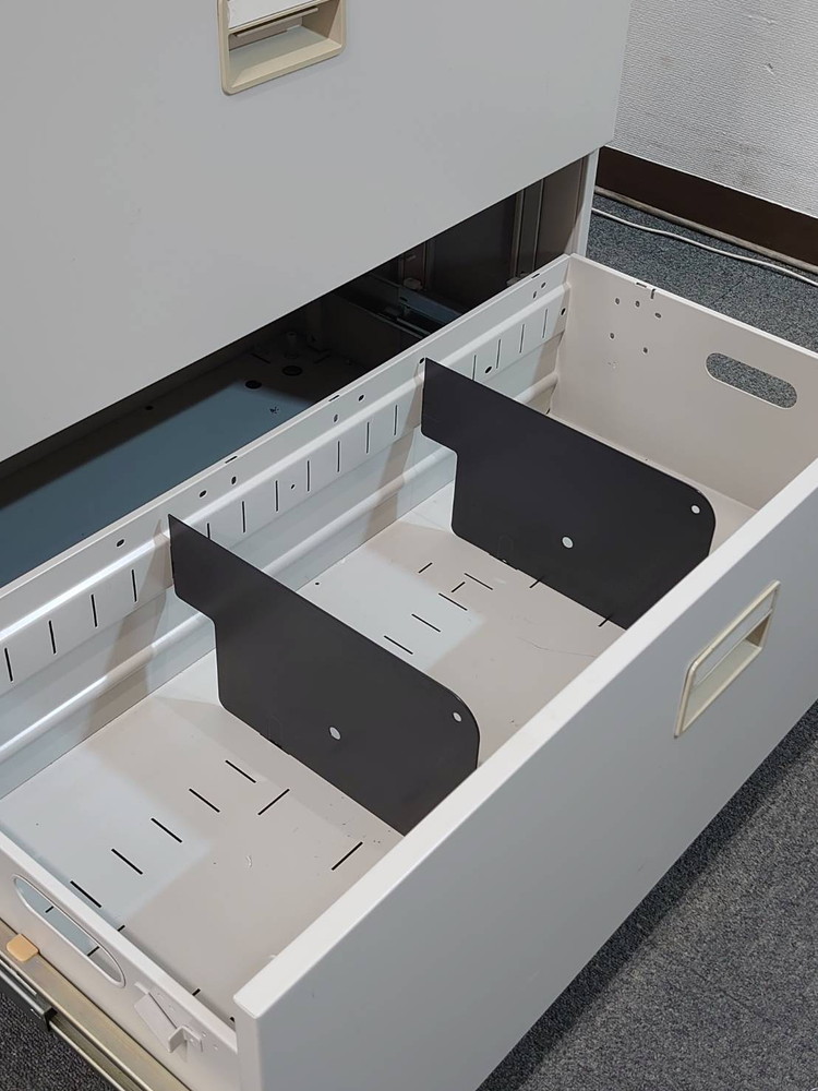 上下書庫 引き違い書庫 ラテラル書庫 スチール書庫 鍵付き書庫 引違い書庫 引き戸書庫 本棚 書棚 キャビネット 保管庫 収納庫 スチールキャビネット ユニット書庫 上下セット書庫 オカムラ42シリーズ 【中古オフィス家具】【中古】 - 画像 (3)