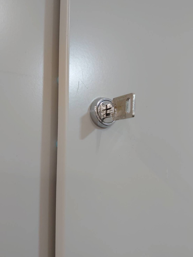 上下書庫 引き違い書庫 ラテラル書庫 スチール書庫 鍵付き書庫 引違い書庫 引き戸書庫 本棚 書棚 キャビネット 保管庫 収納庫 スチールキャビネット ユニット書庫 上下セット書庫 オカムラ42シリーズ 【中古オフィス家具】【中古】 - 画像 (6)